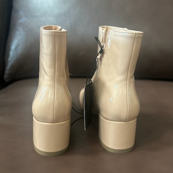 NWT Nude Block Heel Faux Leather Ankle Booties - Picture 6 of 13